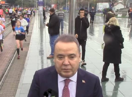 Antalya Büyükşehir Belediye Başkanı Muhittin Böcek tutuklandı.