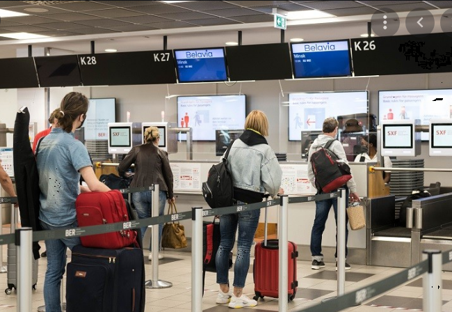 Türkiye'de havalimanları yolcu sayısı Şubat ayında yıllık yüzde 74 artışla 9 milyon 400 bin oldu.