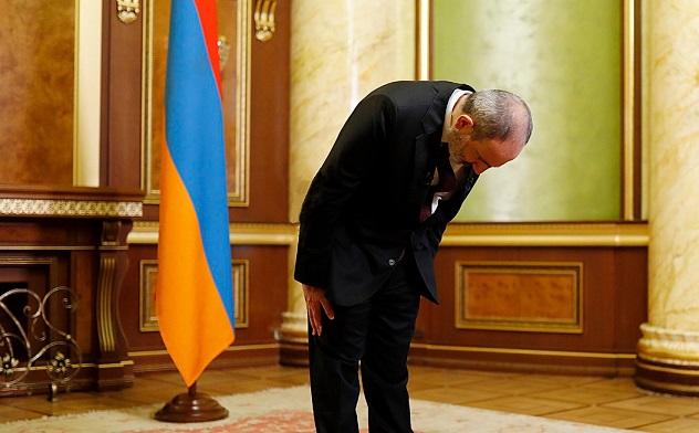 Nikol Paşinyan Başbakanlık görevinden istifa  etti .