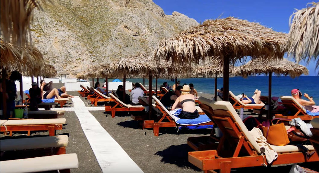 Yunanistan bu sezon  Covid-19'a rağmen plajlar yeniden açıldı.
