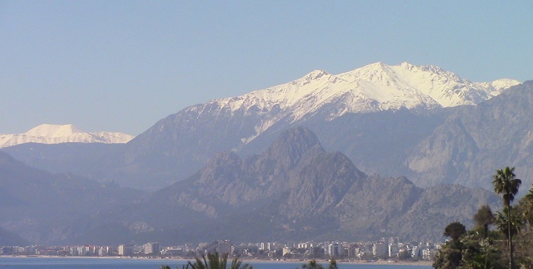 Antalya körfezi'nin batısındaki karlı dağlar 04.03.2021