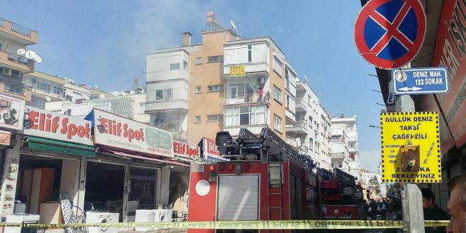 Antalya Deniz Mahallesinde Korkutan Yangın