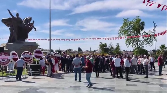 Antalya'da 19 Mayıs Atatürk'ü Anma, Gençlik ve Spor Bayramı kutlamaları Cumhuriyet meydanı