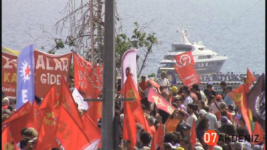 Antalya'da 1 Mayıs Emek ve Dayanışma Günü kutlandı.